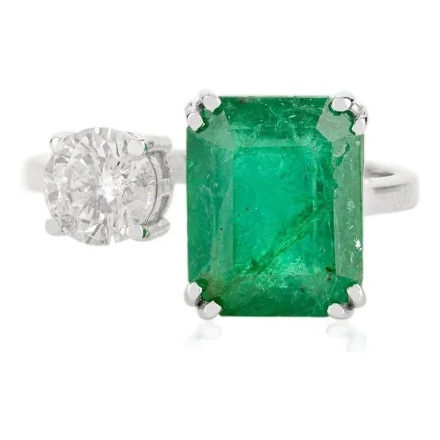 14 Karat Gold Emerald & Diamond Toi Et Moi Ring Size 6.5