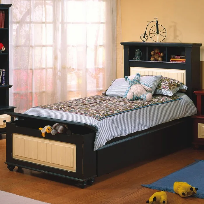 Alligator Treasures Collection Twin Bed in Antique Black / Butter