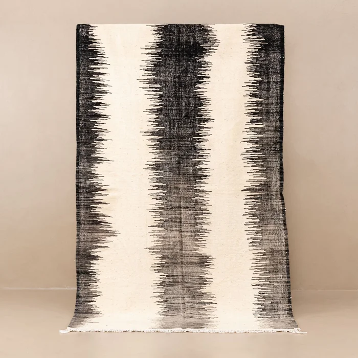 Azregh – taznakht kilim rug