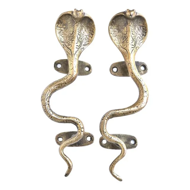 Brass Cobra Door Handles – A Pair