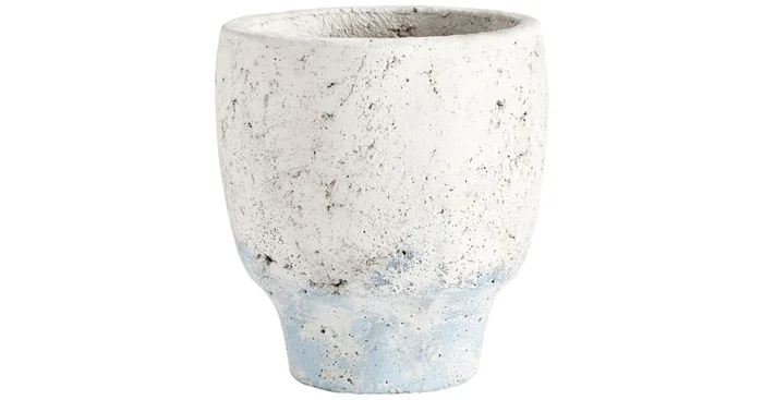 Cyan Design Venice 6-3/4″ Diameter Cement Planter
