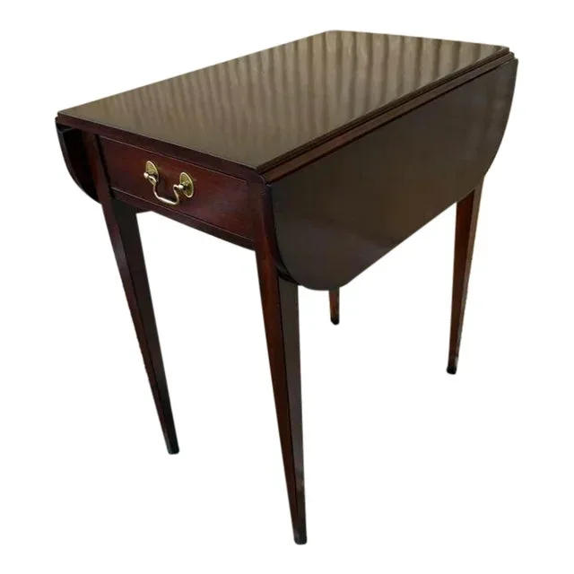 Henkel Harris Georgian Mahogany Drop-Leaf Pembroke Side Table