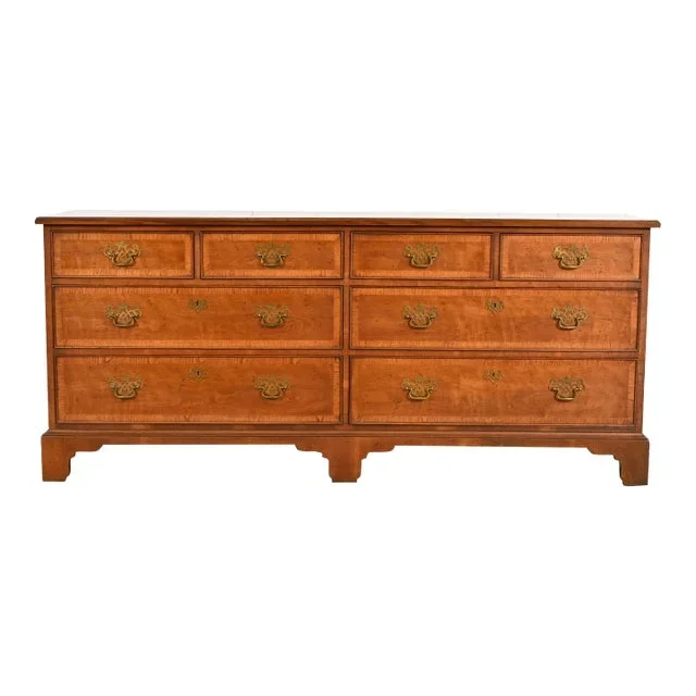 Henredon Georgian Banded Mahogany Eight-Drawer Double Dresser