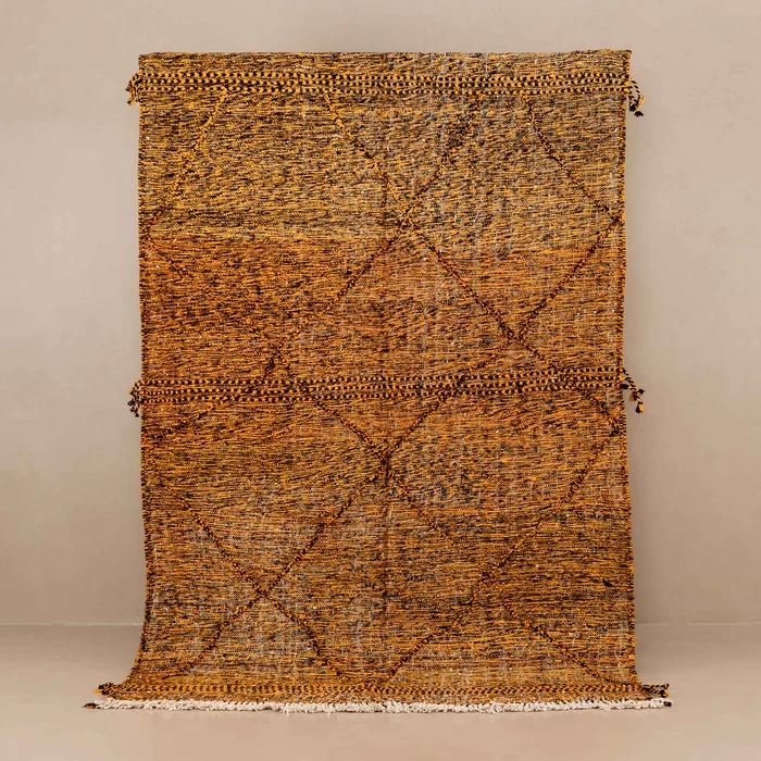 Inji – taznakht kilim rug