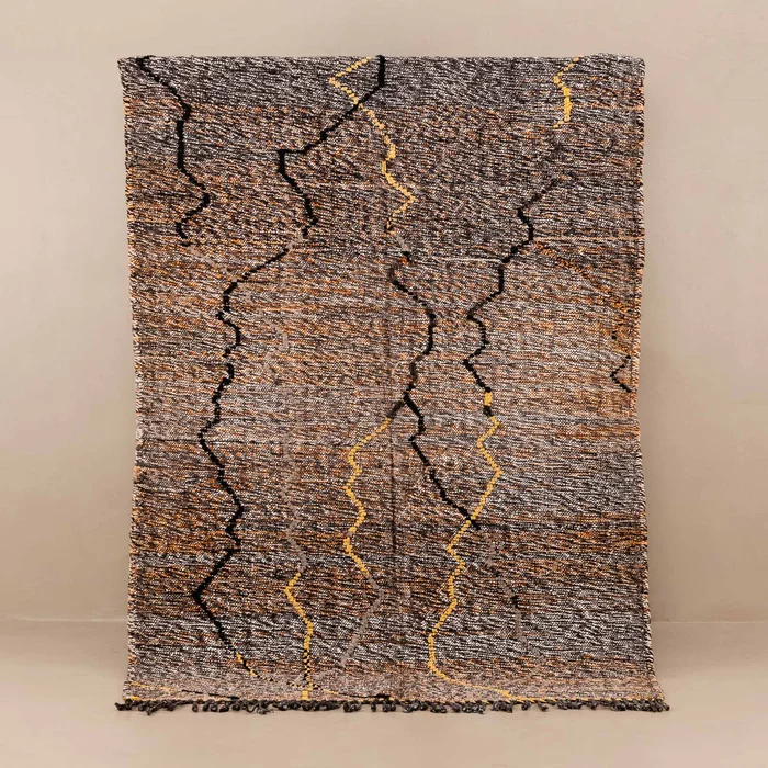 Ruby – taznakht kilim rug