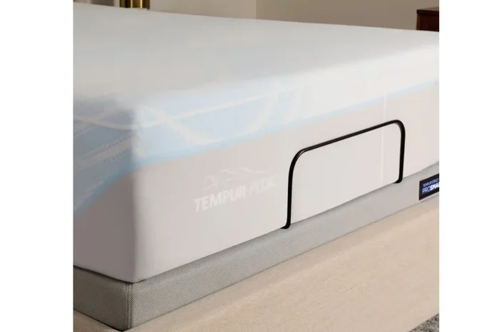 Tempur-Pedic Active Breeze Mattress Pad Protector in White, CA King