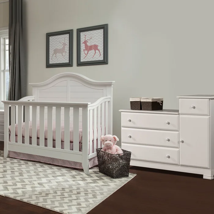 Thomasville Southern Dunes 2 Piece Nursery Set – Lifestyle Crib and Kalani Combo Changer/Dresser in White