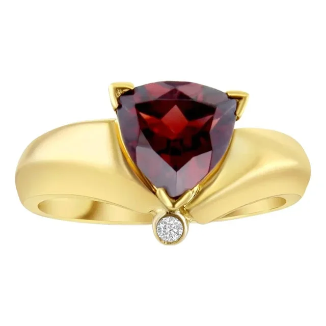 Trilliant Cut Garnet Ring 14k Yellow Gold, Size 9