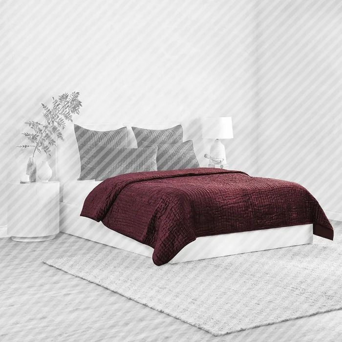 Villa by Classic Home – Dimitry Velvet Fabric Port King Quilt – Red – V180043